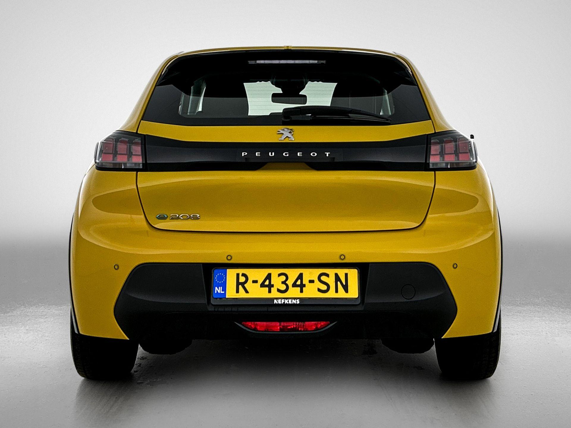 Peugeot e-208