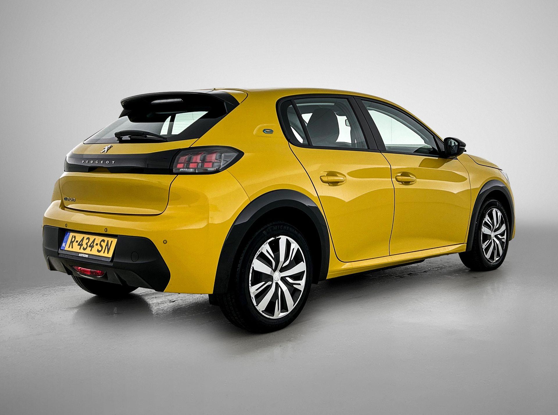 Peugeot e-208