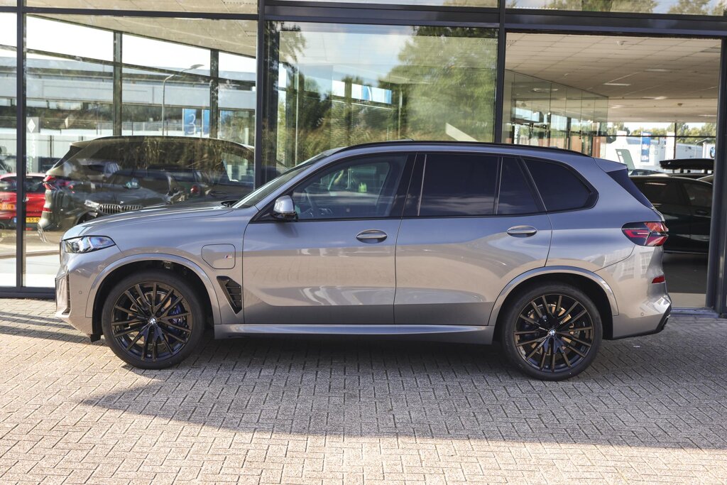 BMW X5 8