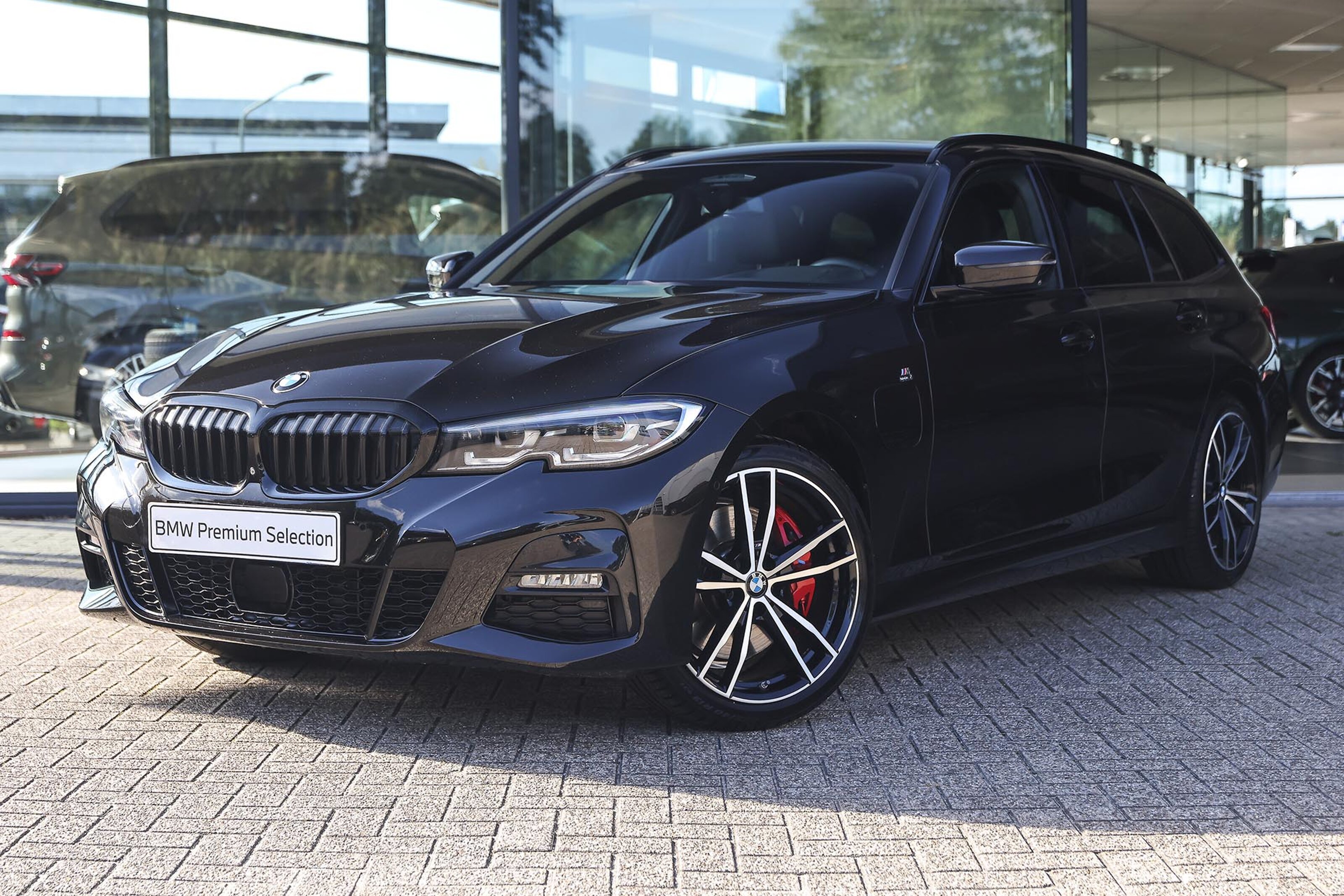 BMW 3 Serie Touring 330e High Executive M Sport Automaat