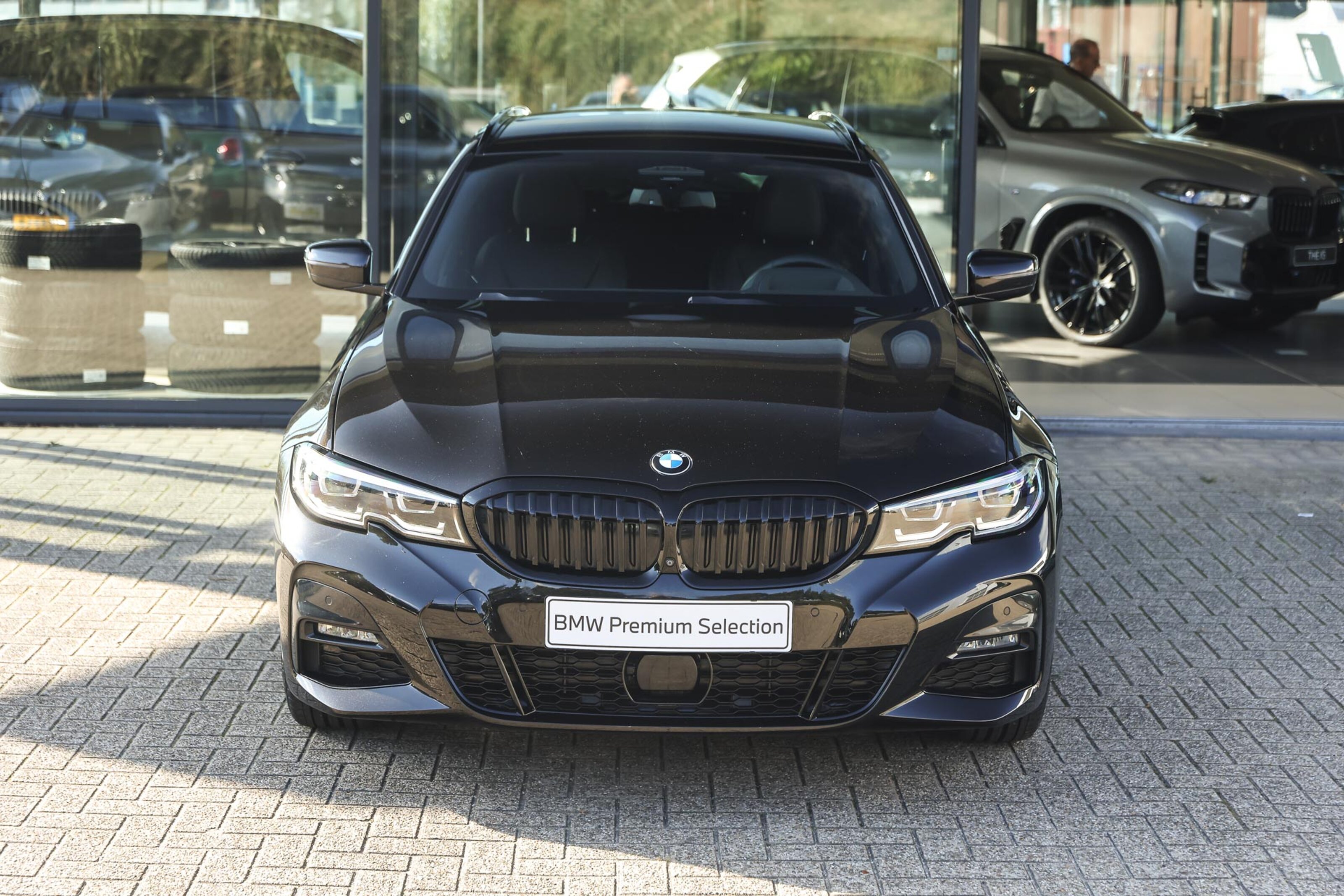 BMW 3 Serie Touring 330e High Executive M Sport Automaat