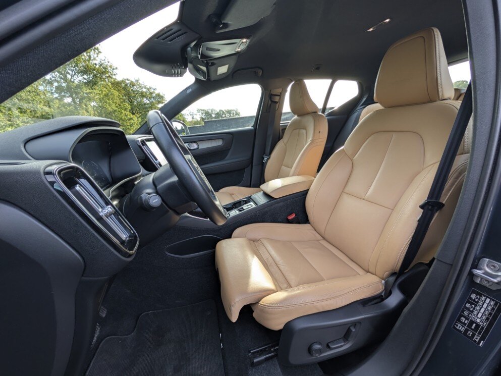 Volvo XC40 Inscription 2WD T4 190PK | Trekhaak | El. Stoelen | Memory | ACC | Camera | Stoelverw. | Navi | PDC | Leder | - Afbeelding 4