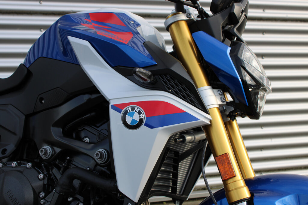 BMW F 900 R 13