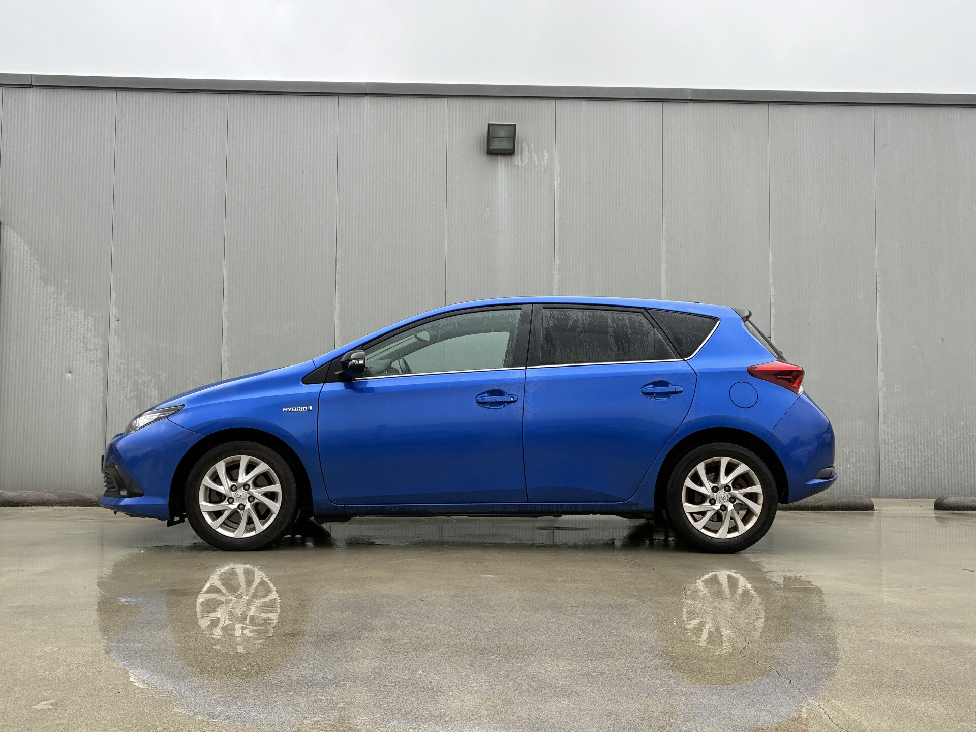 Toyota Auris 1.8 Hybrid Volcano Edition Automaat - Afbeelding 2
