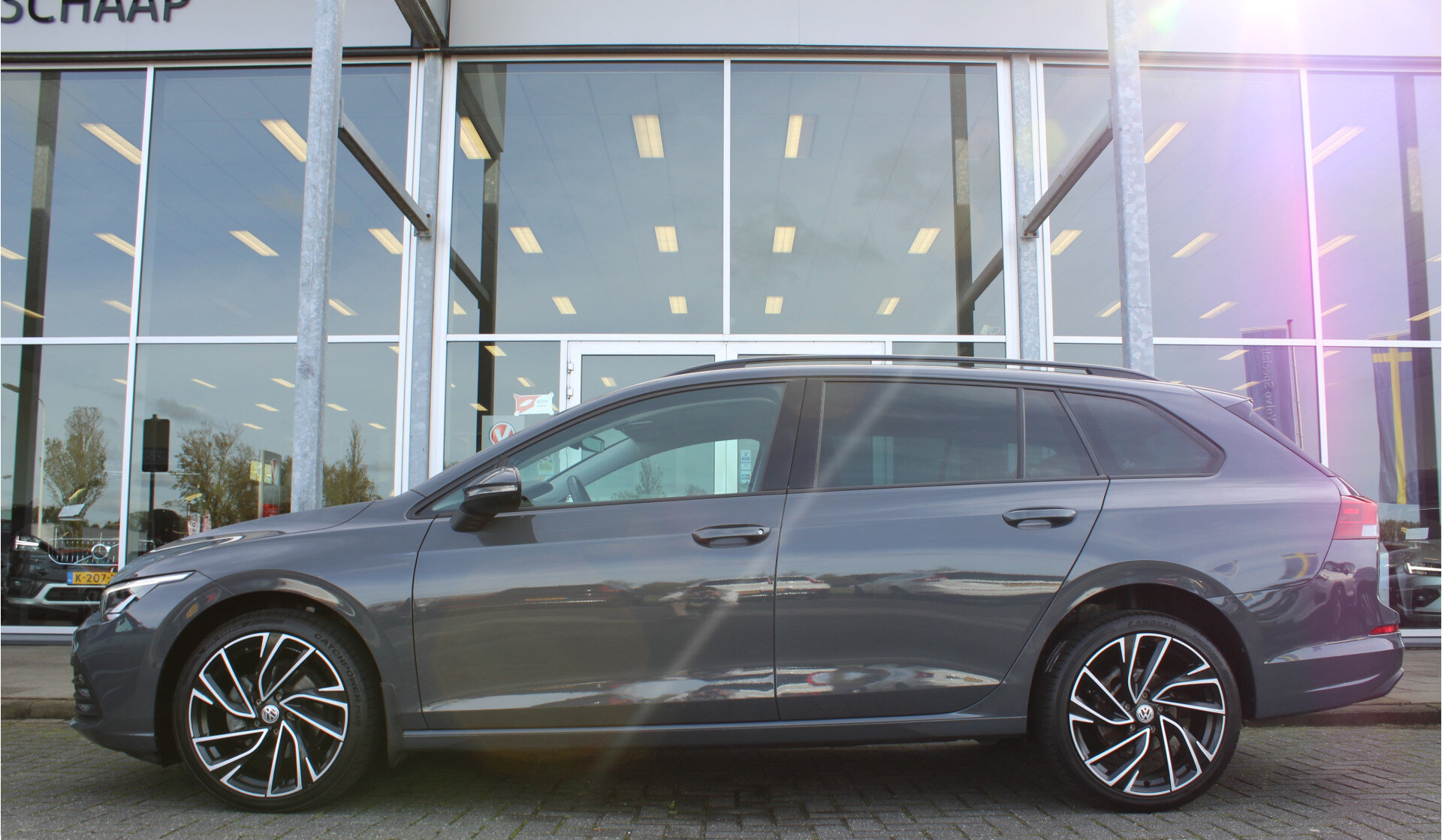 Volkswagen Golf Variant 1.5 eTSI 131PK Automaat Life Business - Afbeelding 2