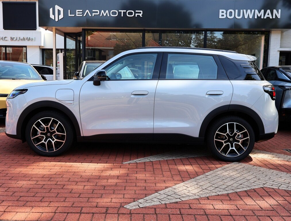 Leapmotor B03X B03X EV ProMax 53kWh 197PK Automaat Design NIEUW, Rijklaarprijs | Adaptieve Cruise Control | Stoelverwarming | Stuurverwarming | 360 Camera - Afbeelding 2