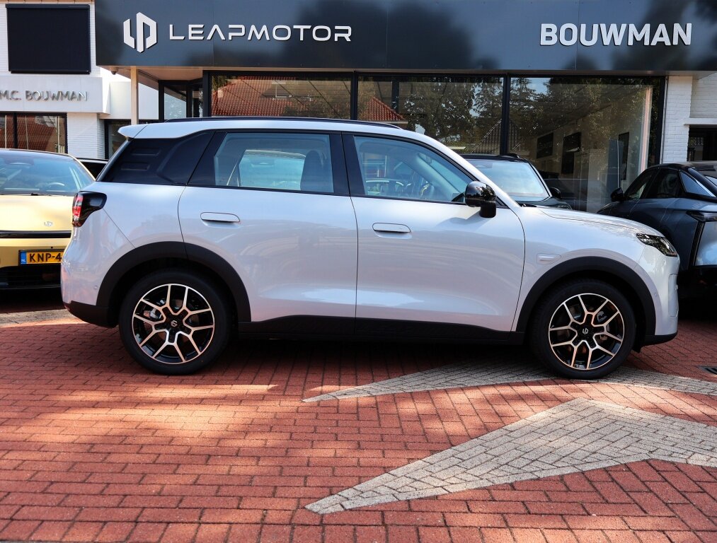 Leapmotor B03X B03X EV ProMax 53kWh 197PK Automaat Design NIEUW, Rijklaarprijs | Adaptieve Cruise Control | Stoelverwarming | Stuurverwarming | 360 Camera - Afbeelding 3