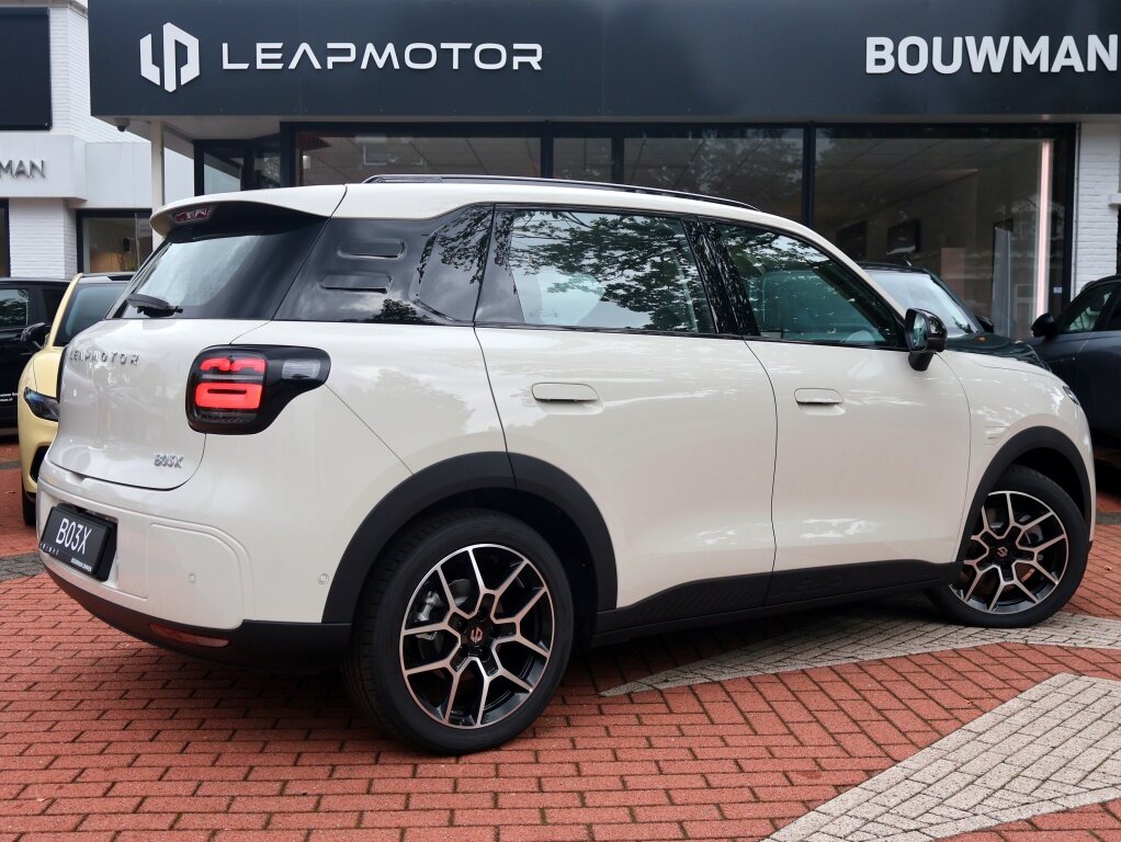 Leapmotor B03X B03X EV ProMax 53kWh 197PK Automaat Design NIEUW, Rijklaarprijs | Adaptieve Cruise Control | Stoelverwarming | Stuurverwarming | 360 Camera - Afbeelding 5