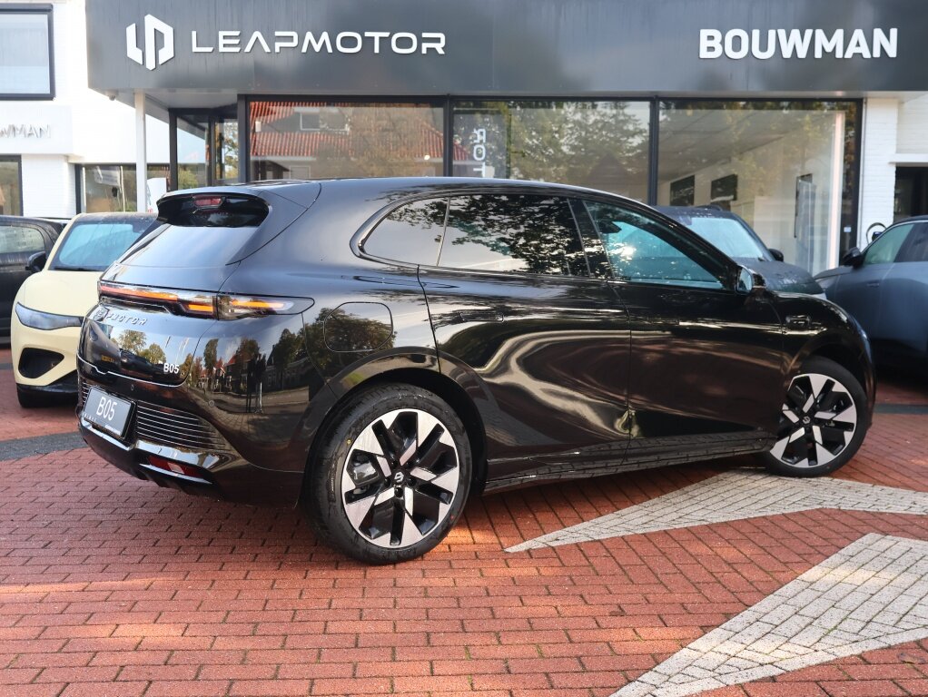Leapmotor B05 67,1 kWh 218PK Design Nieuw, Rijklaarprijs | Panoramadak | 360 Camera | Navigatie | Carplay - Afbeelding 5