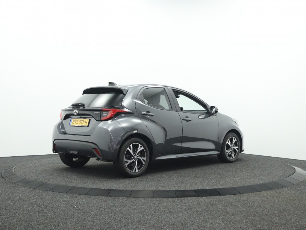 Toyota Yaris 1.5 Hybrid 115 Dynamic | Navigatie | Camera | Cruise control - Afbeelding 2