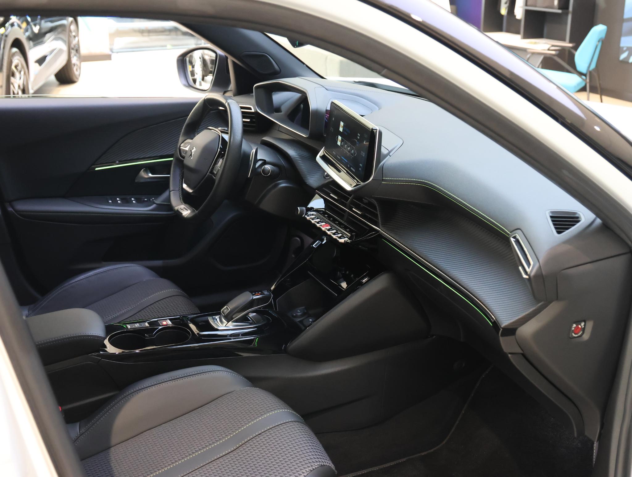 Peugeot 2008 SUV GT 130 pk Automaat - Afbeelding 5