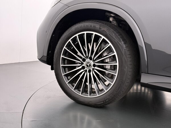 20" multispaaks lichtmetalen AMG-velgen 20" multispaaks lichtmetalen AMG-velgen