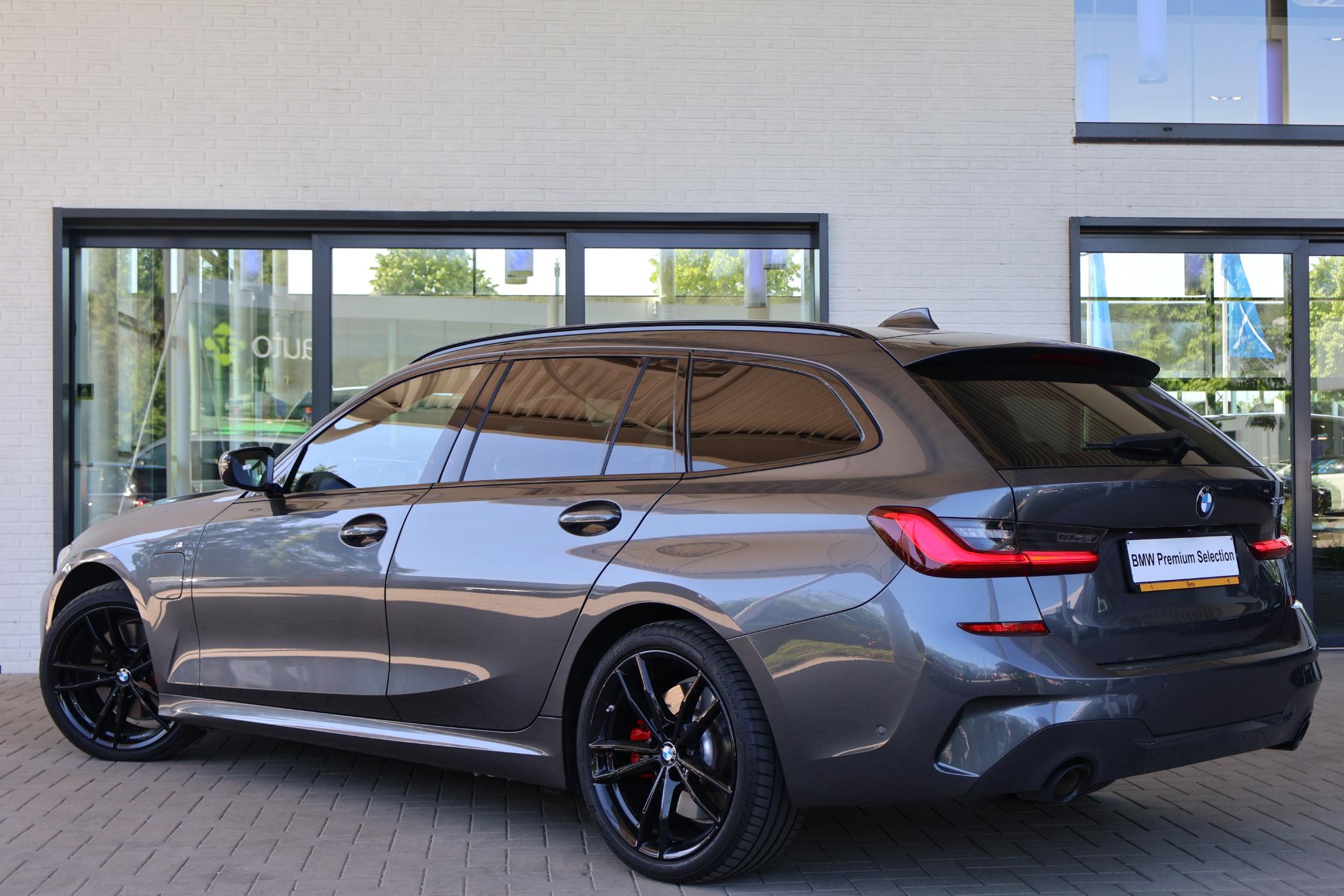 BMW 3-serie Touring 330e - Afbeelding 2
