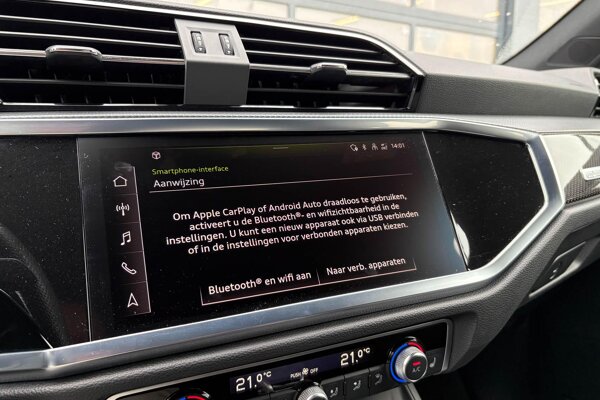 Apple Carplay/Android Auto Apple Carplay/Android Auto