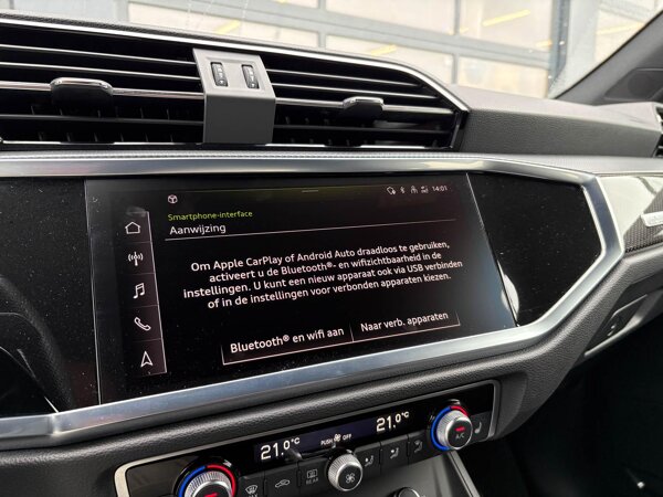 Apple Carplay/Android Auto Apple Carplay/Android Auto