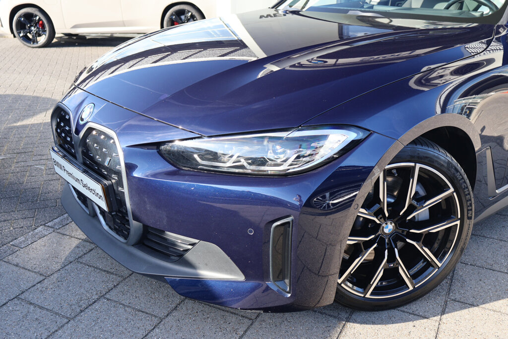 BMW i4 2