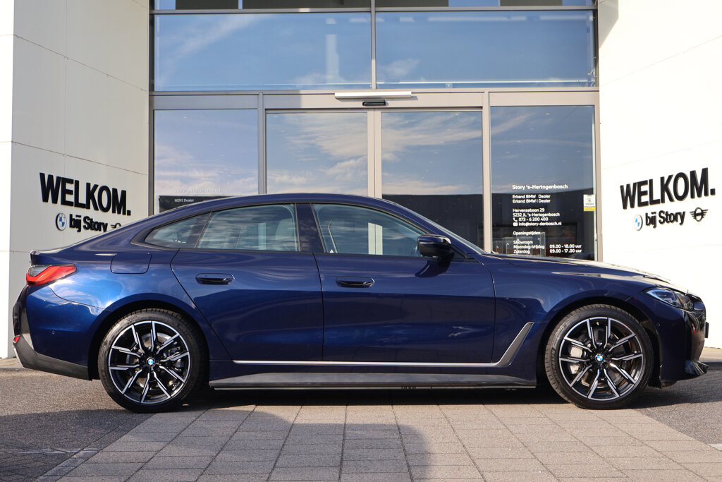 BMW i4 10