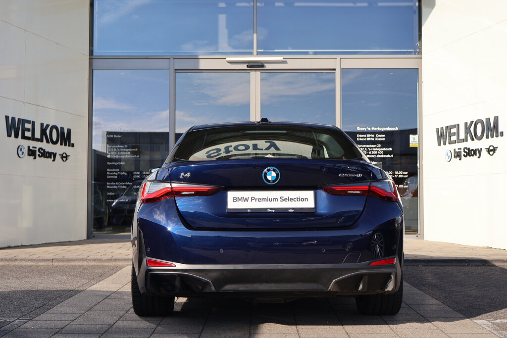 BMW i4 11