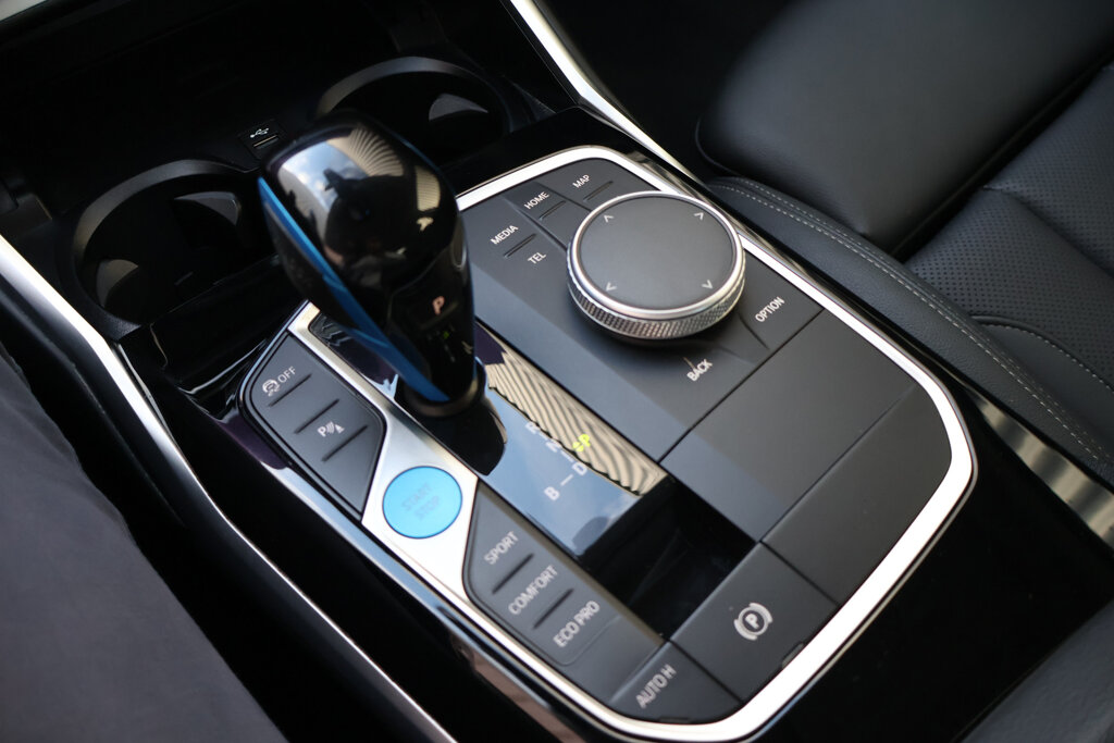 BMW i4 22