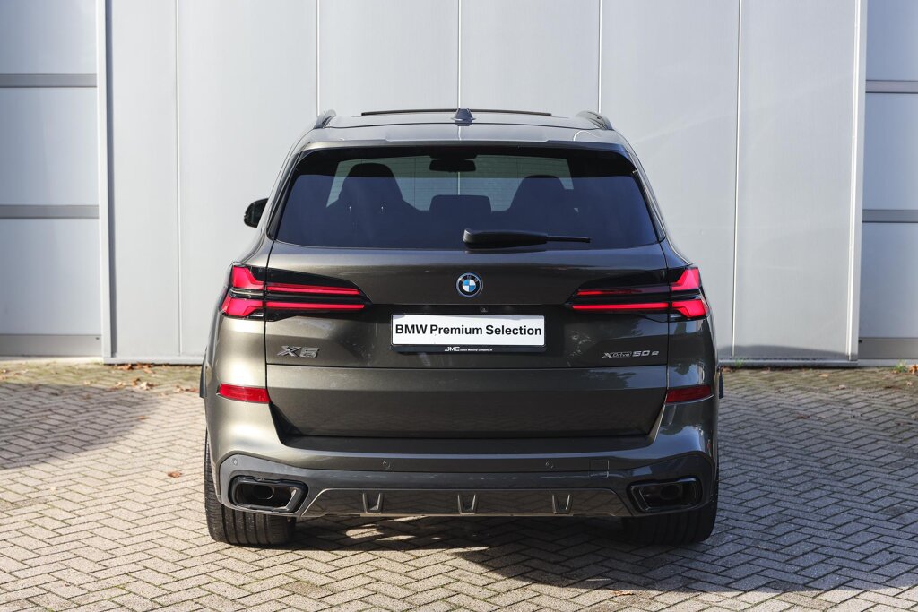 BMW X5 8
