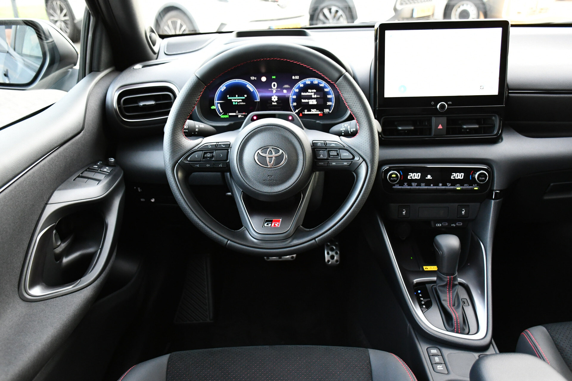 Toyota Yaris 1.5 Hybrid 130 GR SPORT Automaat 130pk - Afbeelding 2