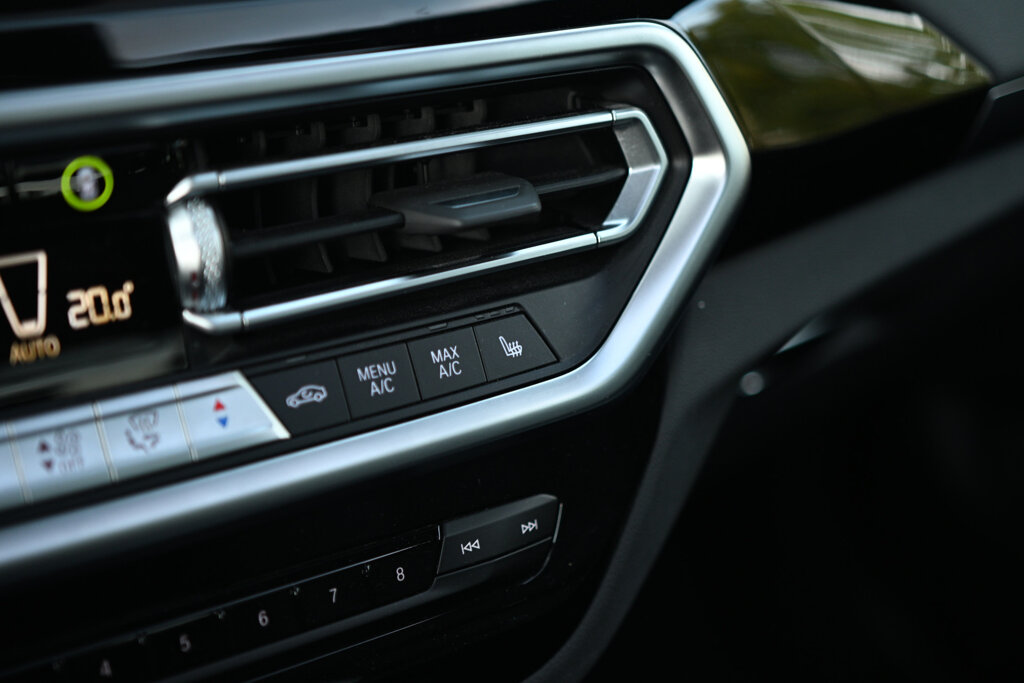 BMW iX3 13