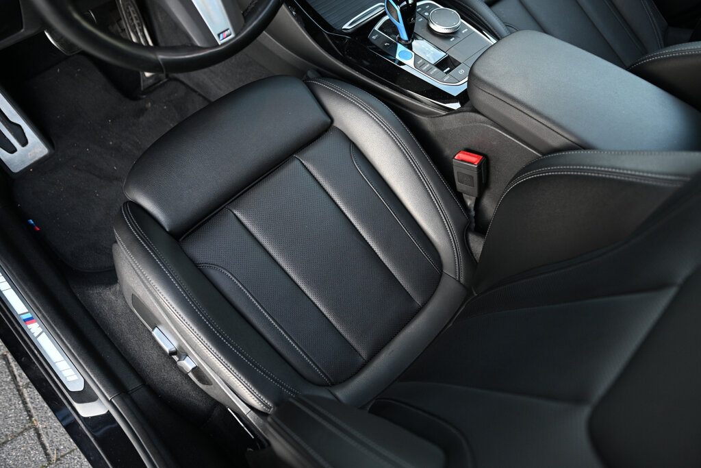 BMW iX3 23
