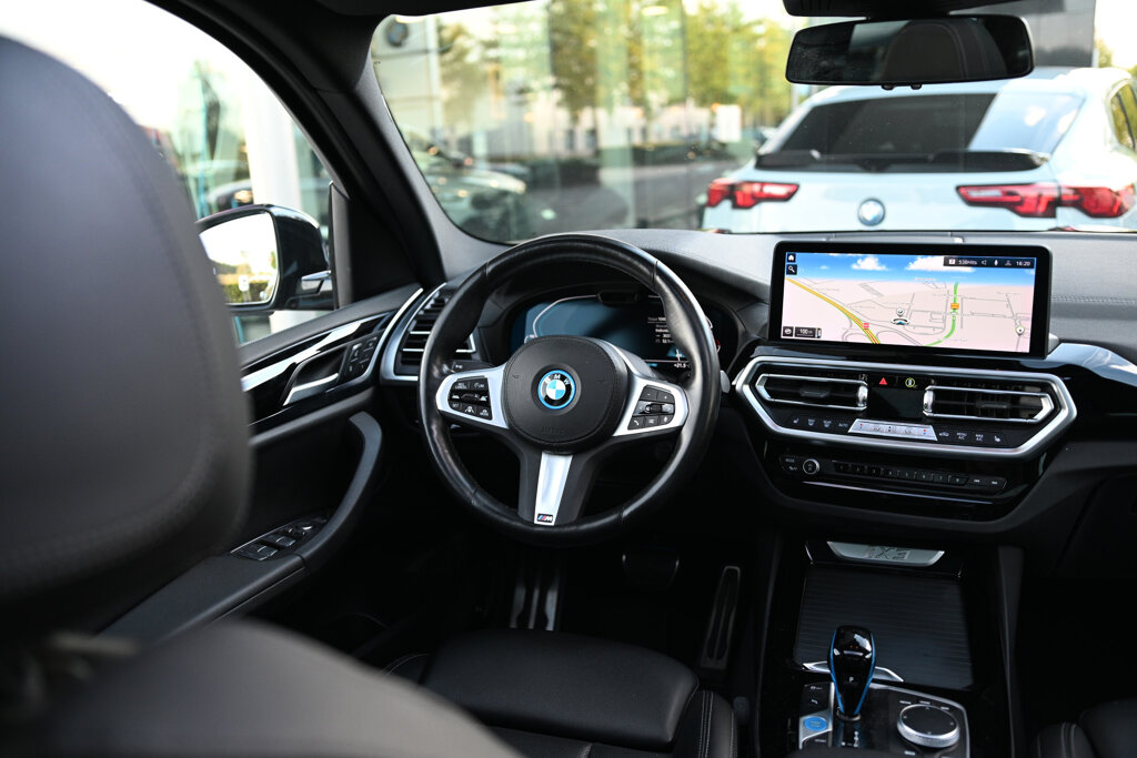 BMW iX3 25