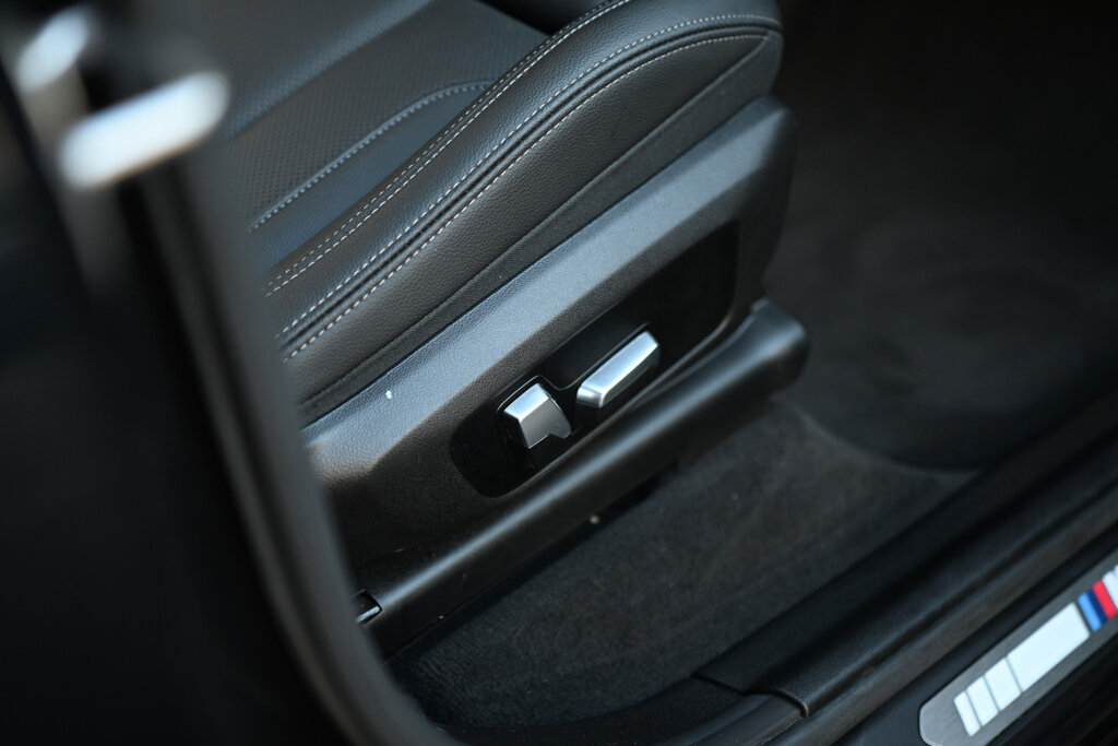 BMW iX3 29