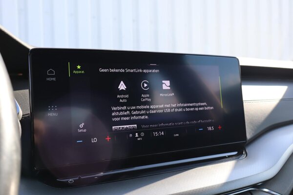 Apple Carplay/Android Auto Apple Carplay/Android Auto