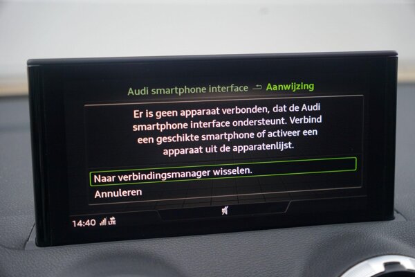 Apple Carplay/Android Auto Apple Carplay/Android Auto