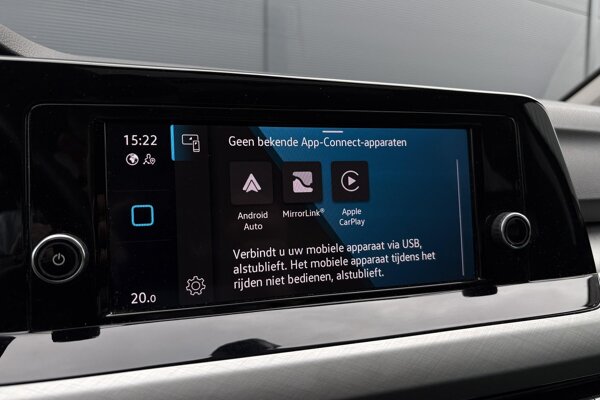 Apple Carplay/Android Auto Apple Carplay/Android Auto