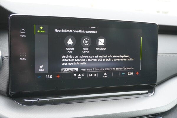 Apple Carplay/Android Auto Apple Carplay/Android Auto