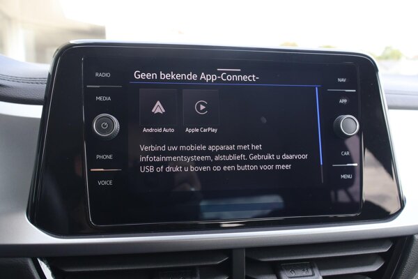 Apple Carplay/Android Auto Apple Carplay/Android Auto
