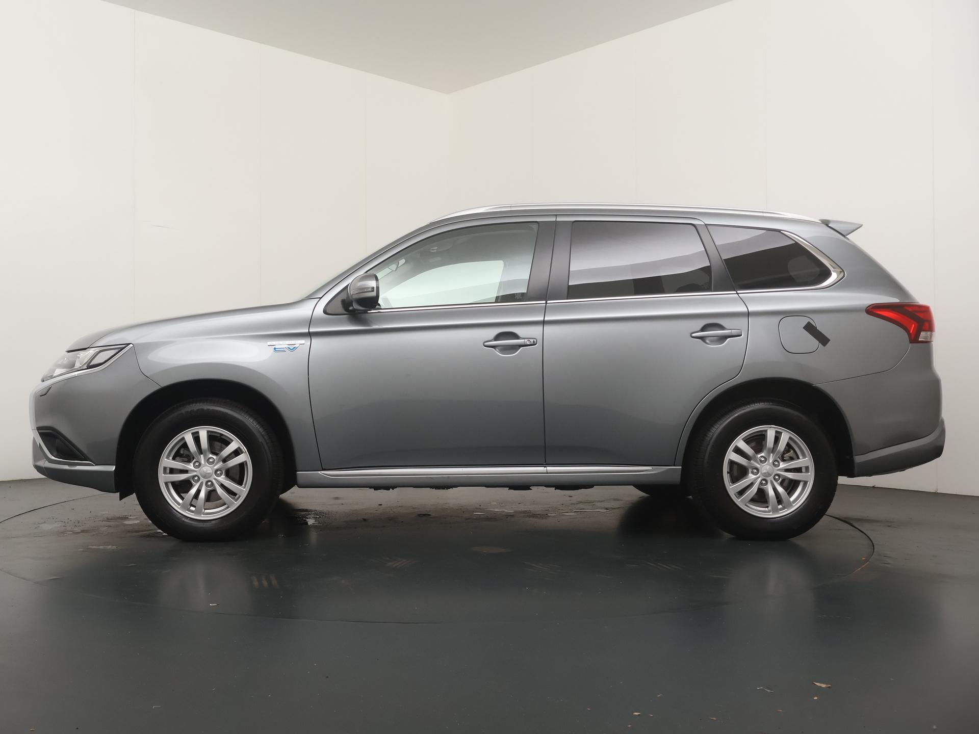 Mitsubishi Outlander 2.4 PHEV Pure