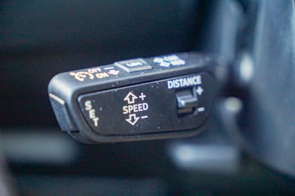 cruise control adaptief en stuurhulp