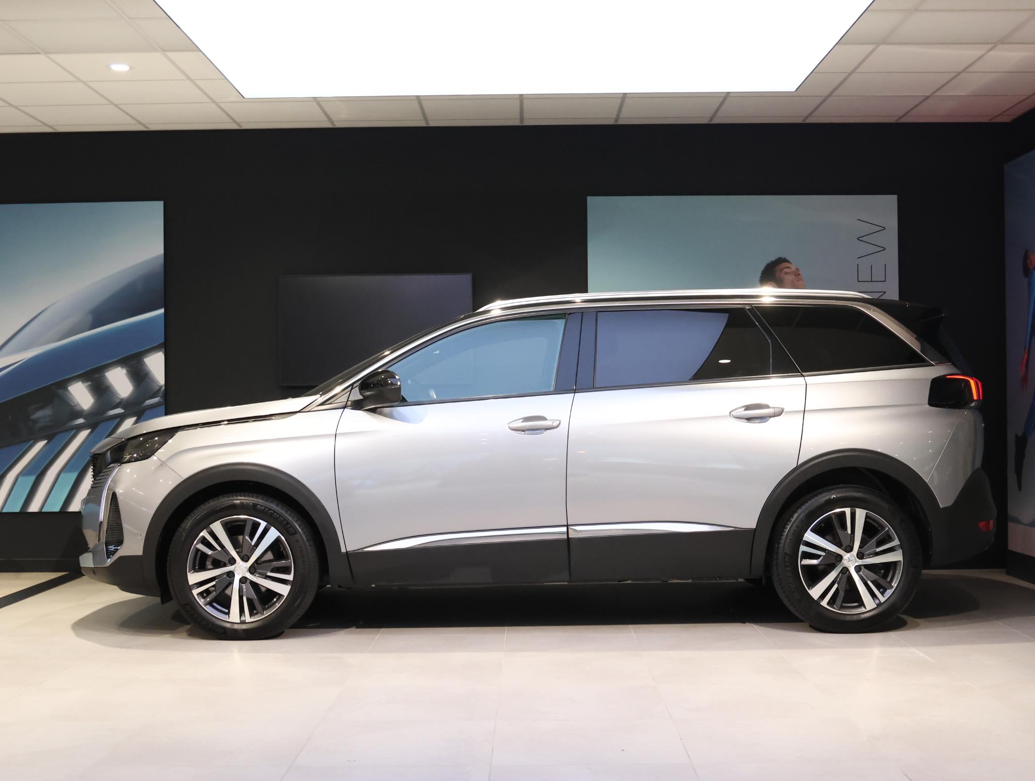 Peugeot 5008 SUV Allure Pack Business 130 pk Automaat - Afbeelding 2
