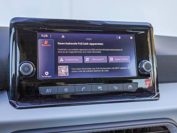 Apple Carplay/Android Auto Apple Carplay/Android Auto