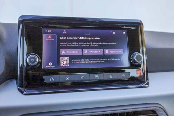 Apple Carplay/Android Auto Apple Carplay/Android Auto