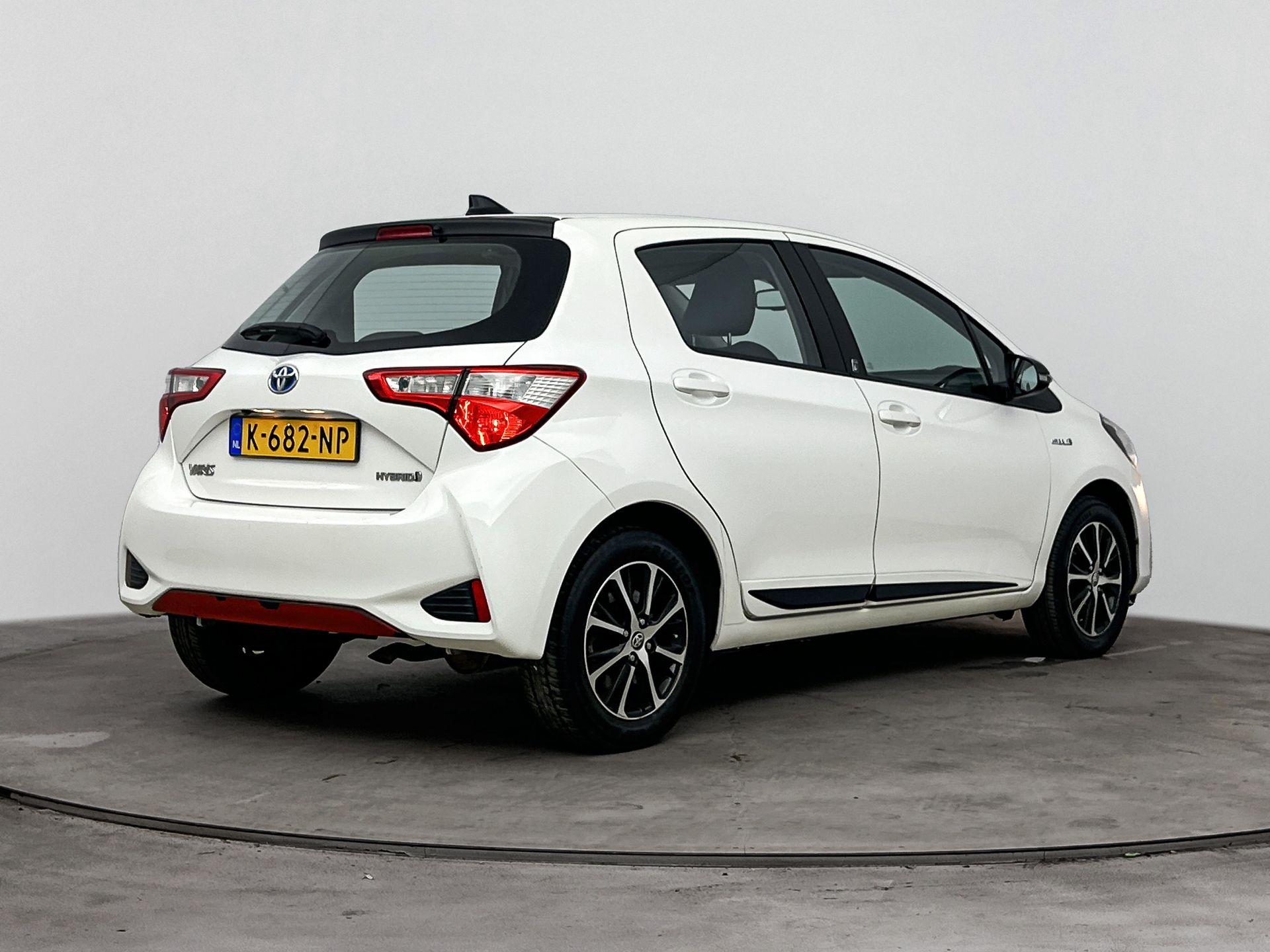 Toyota Yaris 1.5 Hybrid Design Limited