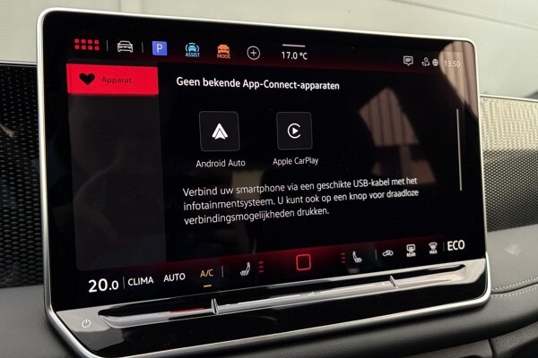 Apple Carplay/Android Auto Apple Carplay/Android Auto