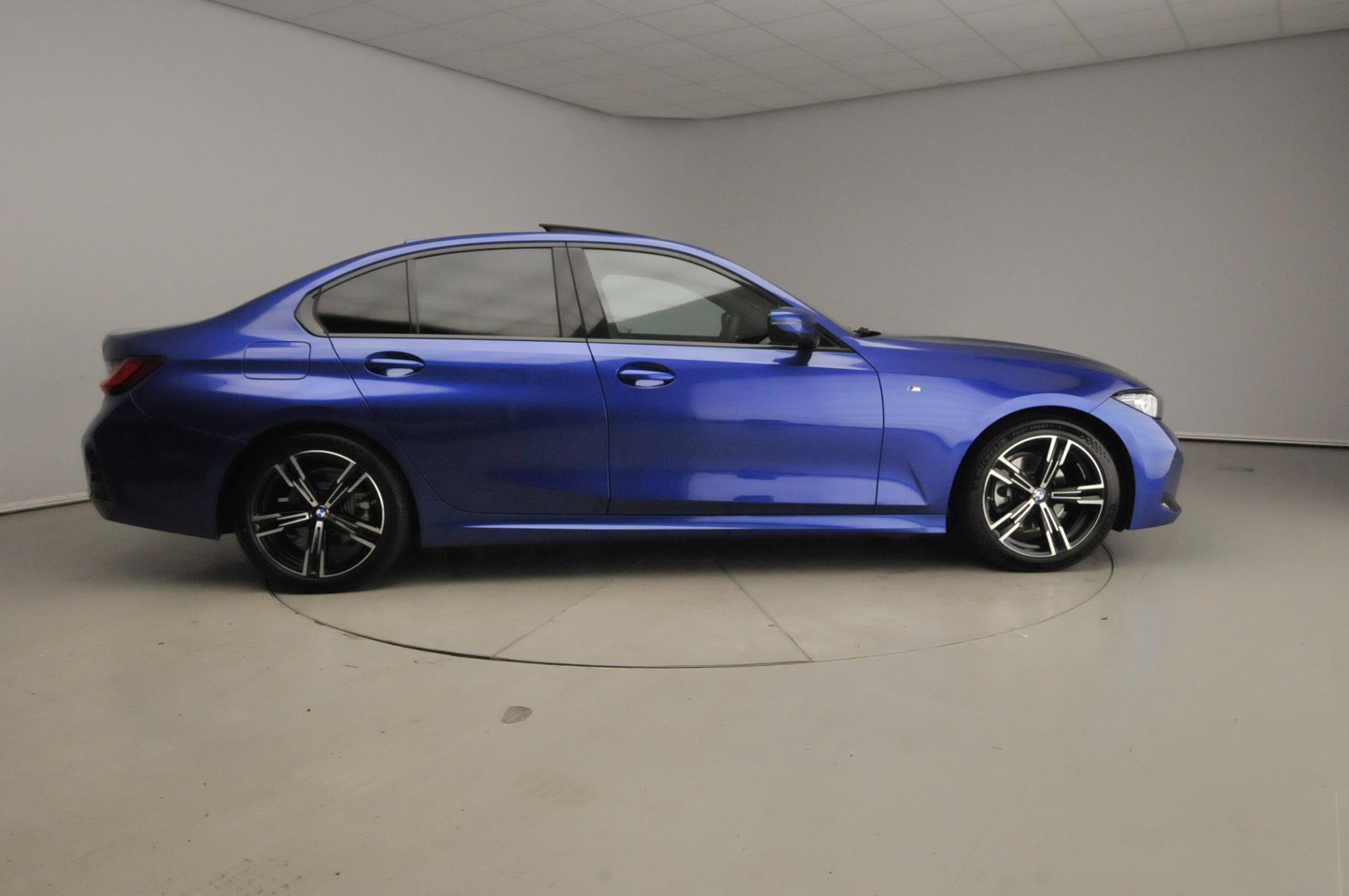 BMW 3 Serie Sedan 320i - Afbeelding 4