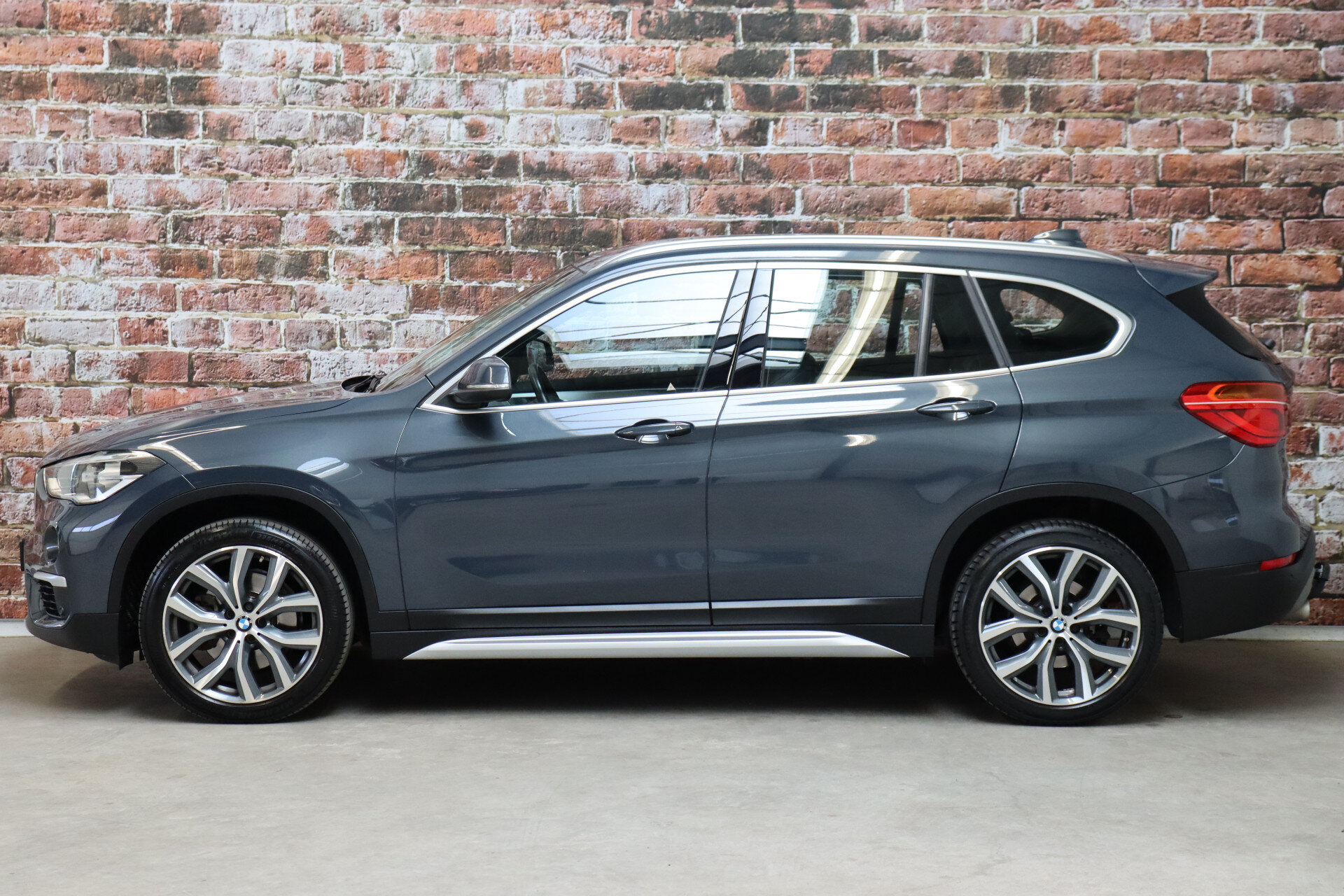 BMW X1 sDrive20i High Executive xLine Automaat - Afbeelding 3