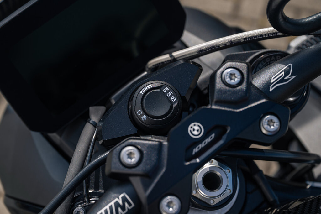 BMW M 1000 R 12