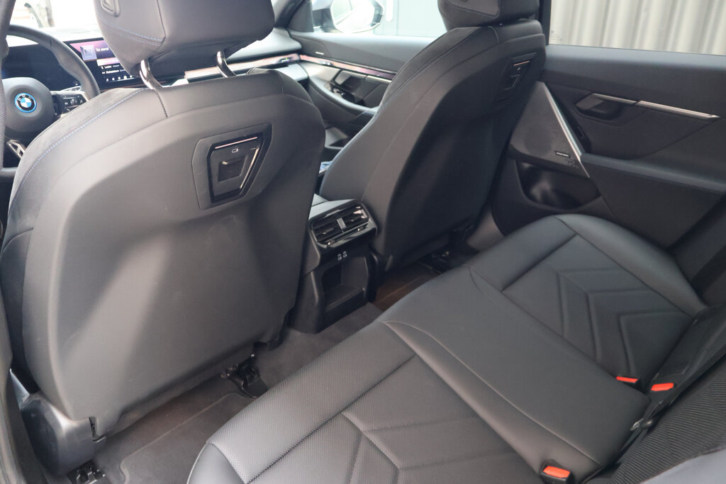 BMW i5 6