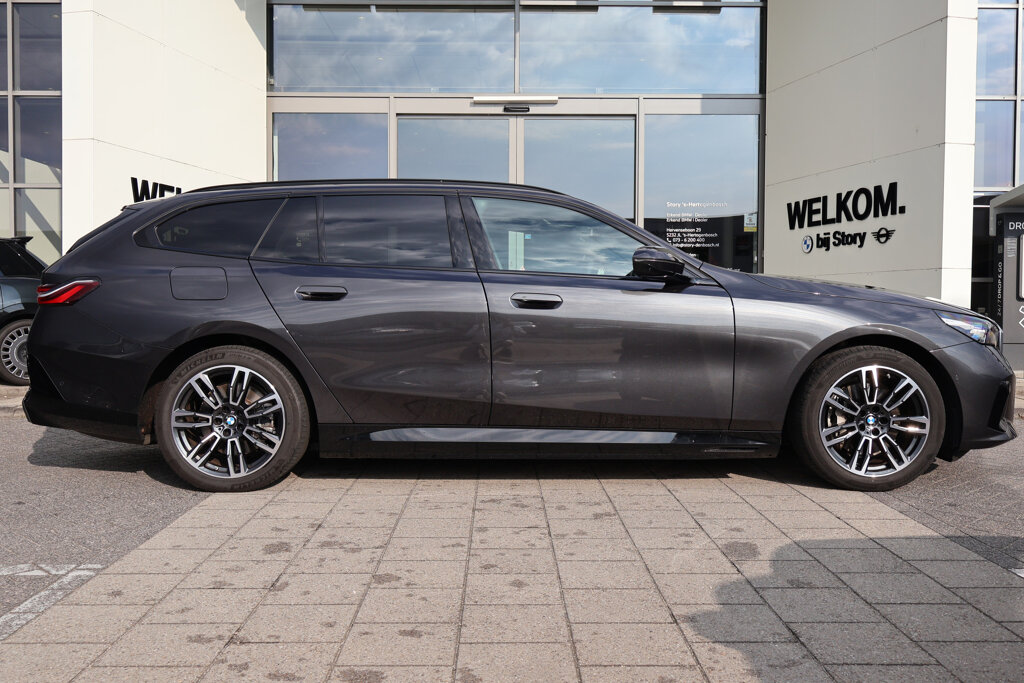 BMW i5 10
