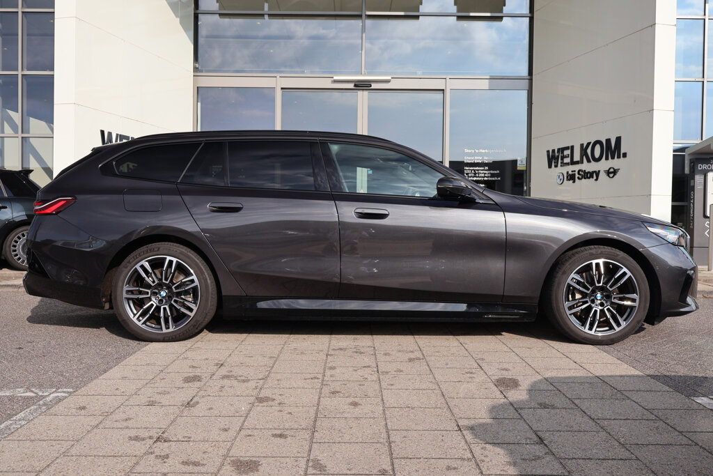 BMW i5 11