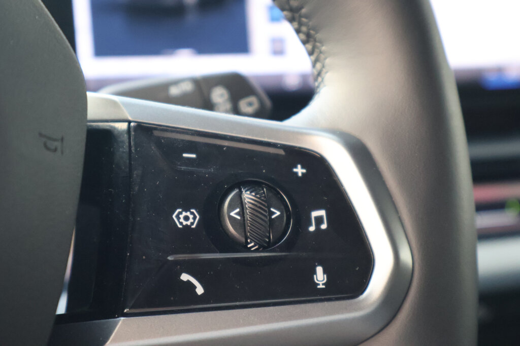 BMW i5 25