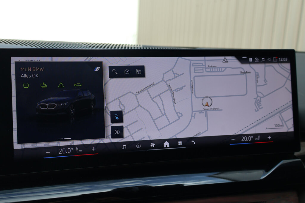 BMW i5 28