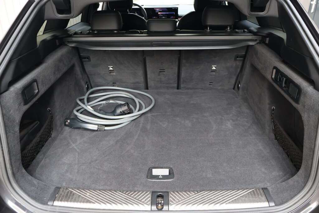 BMW i5 32